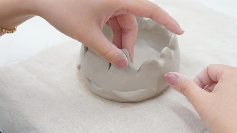 Clay pottery squeezing at Tadaa Workshop (7)